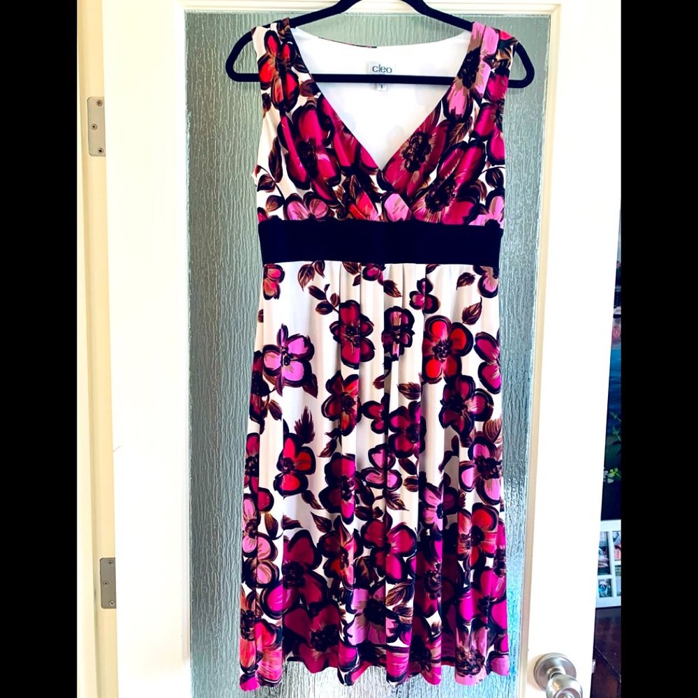 SZ 8•CLEO•Cream sundress with vibrant purple flowers & Empire waistband! 🌸